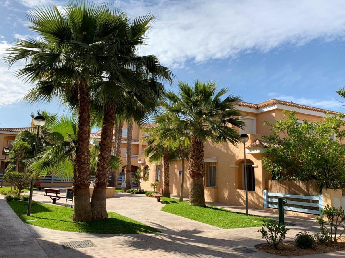 Marinas Sol - Tu Hogar Con Jardin Privado! Apartment Вера Екстериор снимка