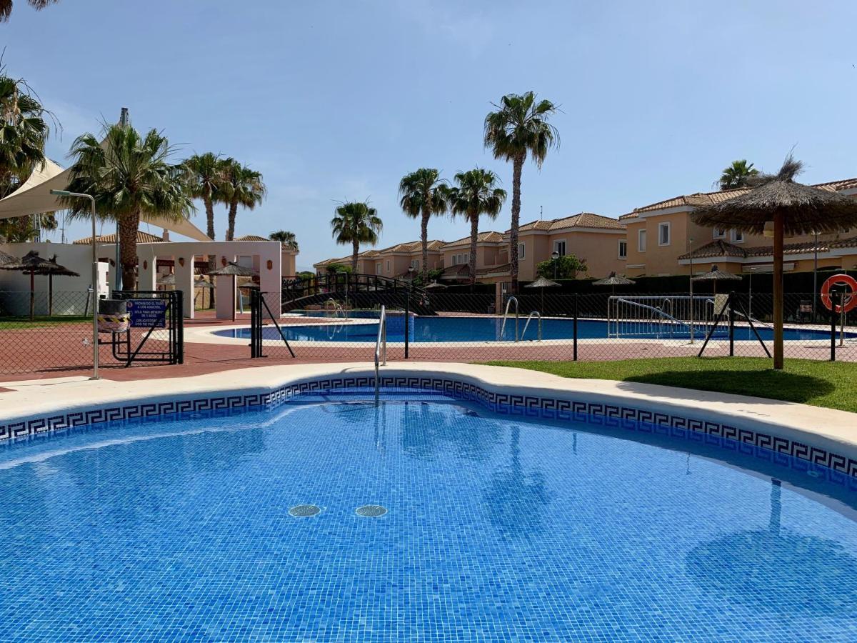 Marinas Sol - Tu Hogar Con Jardin Privado! Apartment Вера Екстериор снимка